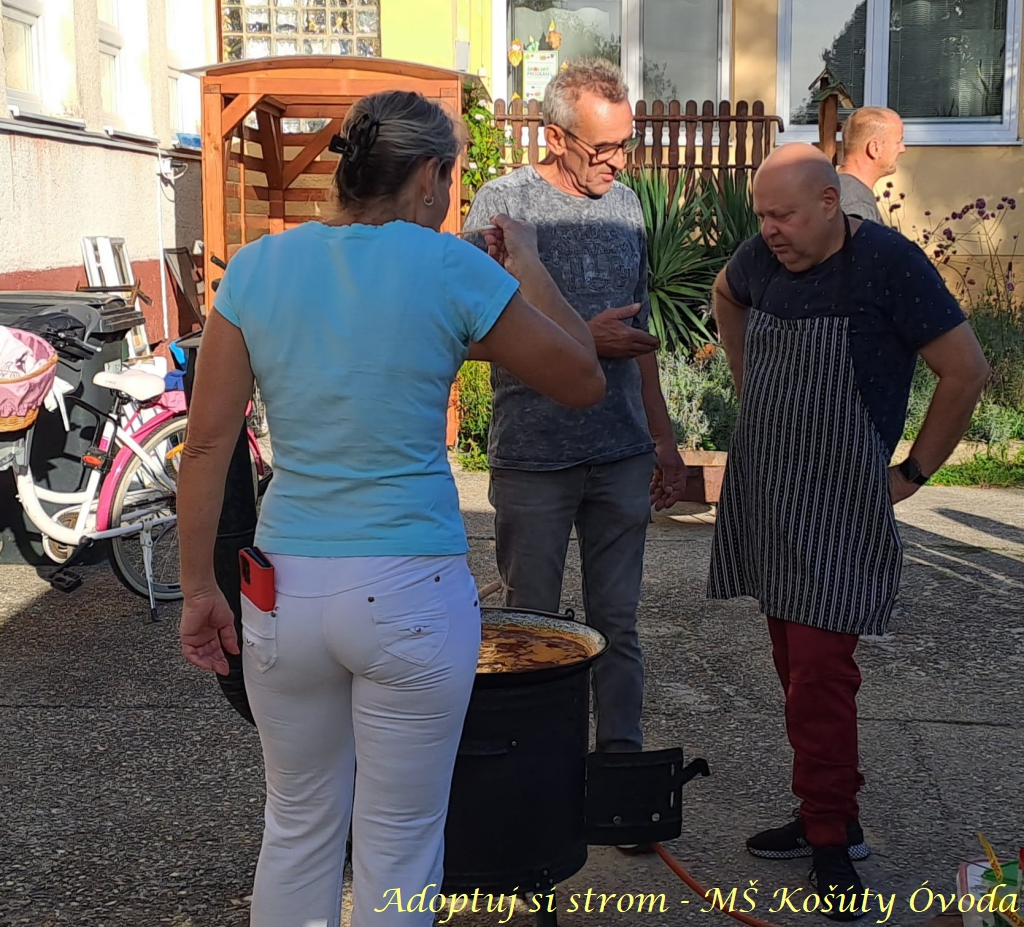 Adoptuj si strom MŠ Košúty15