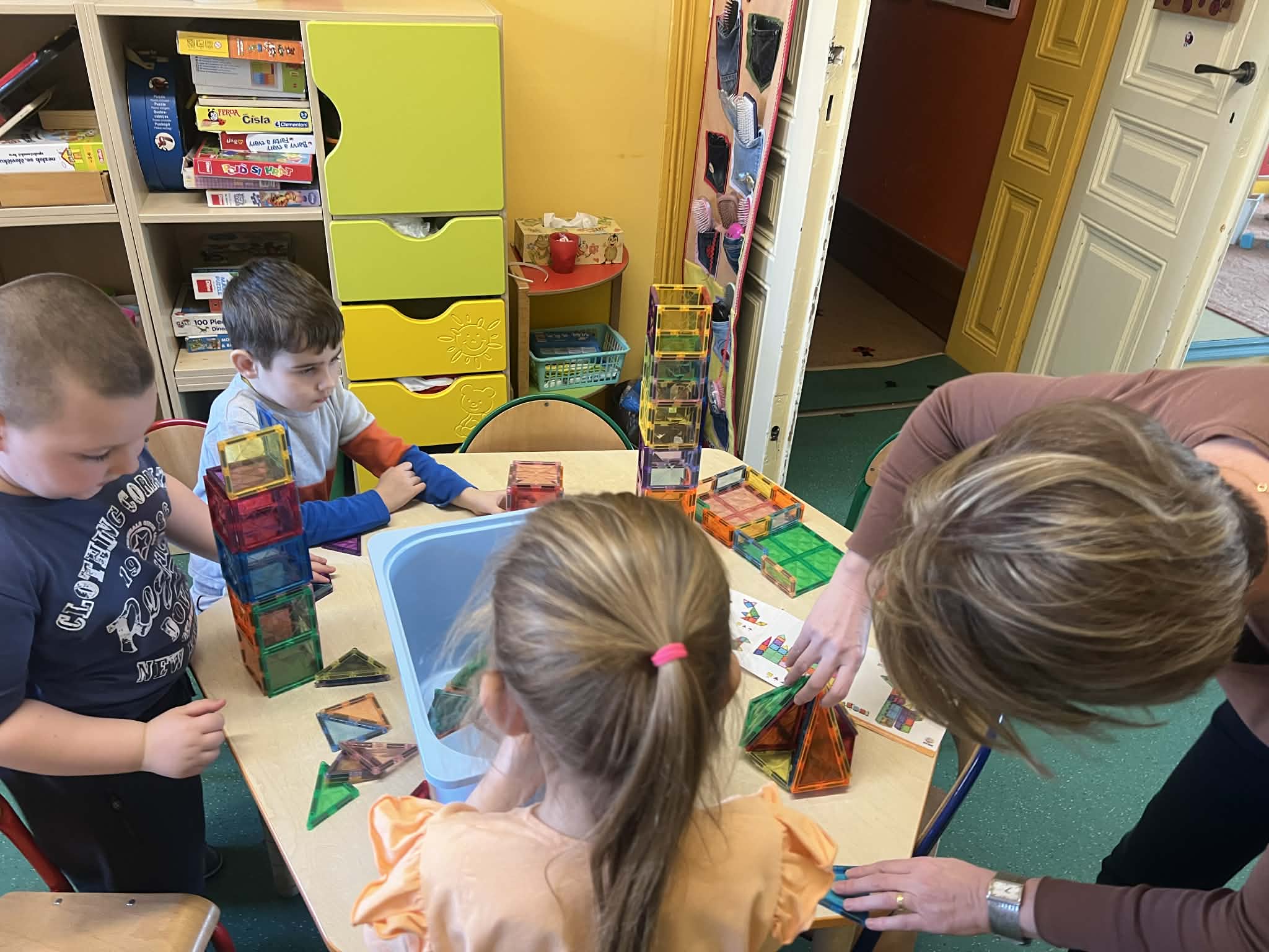 Messenger_creation_D753D328-88A8-4322-83E9-AF1D26A7ABF7